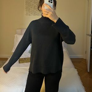 Everlane Dark green turtleneck sweater